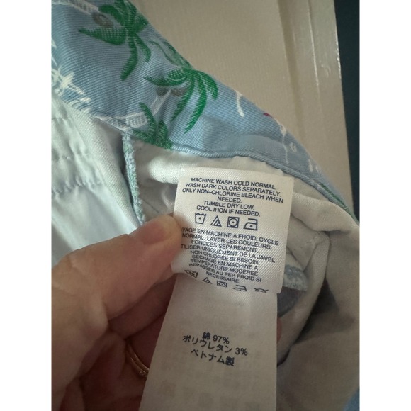 Lands End Mid Rise Shorts‎ Size 12 - Picture 6 of 7